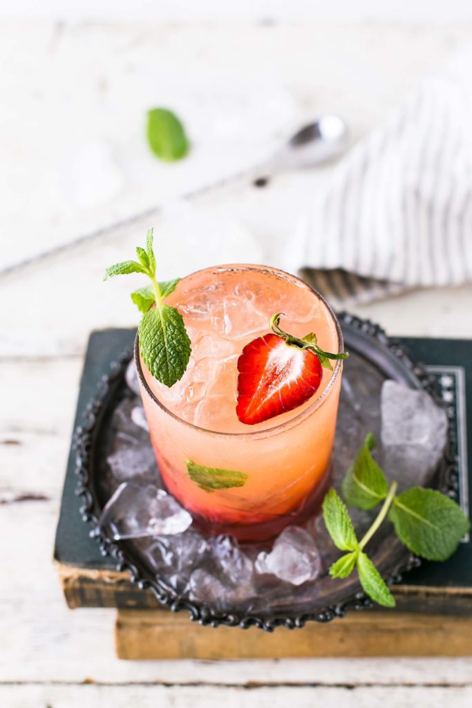 mojito fraise rhum cocktail